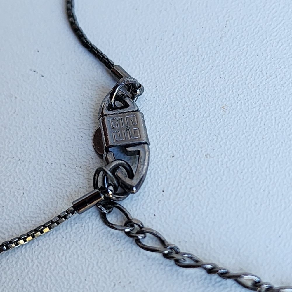 GIVENCHY Dark Silver Tone NECKLACE Pink Red RHINESTONE HEART PENDANT 15"+ 3" - Picture 7 of 10